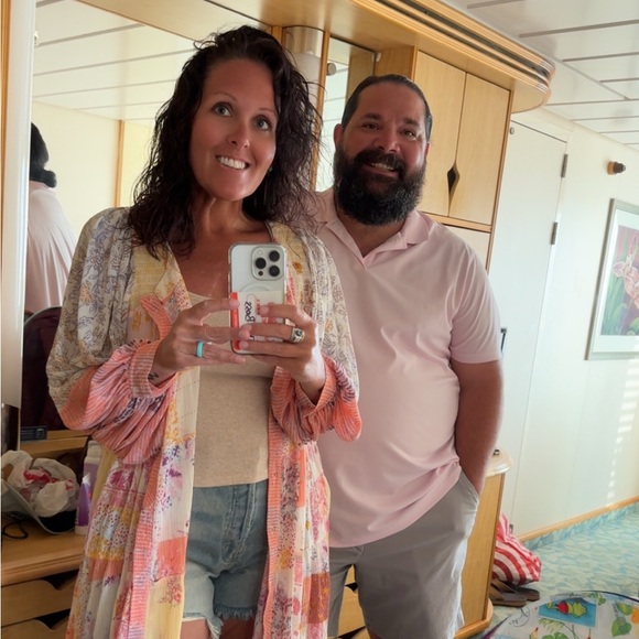 Meet your Posher, Jona - Picture 1 of 2